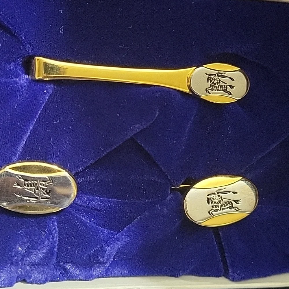 BURBERRYS VINTAGE 3PC CUFFLINKS IN BOX EUC